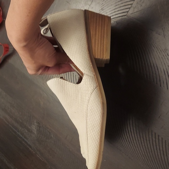 LUCKY BRAND Majzan Ivory Lizard Print Leather Slip On Loafers - Picture 7 of 14